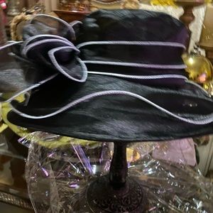 Beautiful wife Rom hat